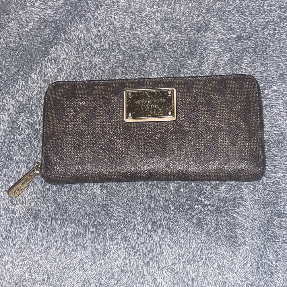 Michael Kors Dark Brown Zip Wallet
